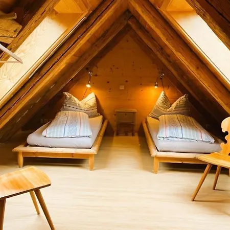 Haus Itten Gemuetlich Und Rustikal Apartment Hondrich